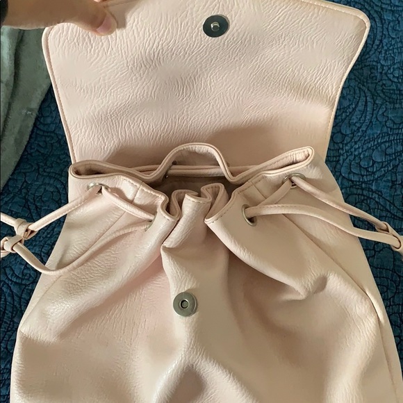 Pink backpack - Picture 4 of 4